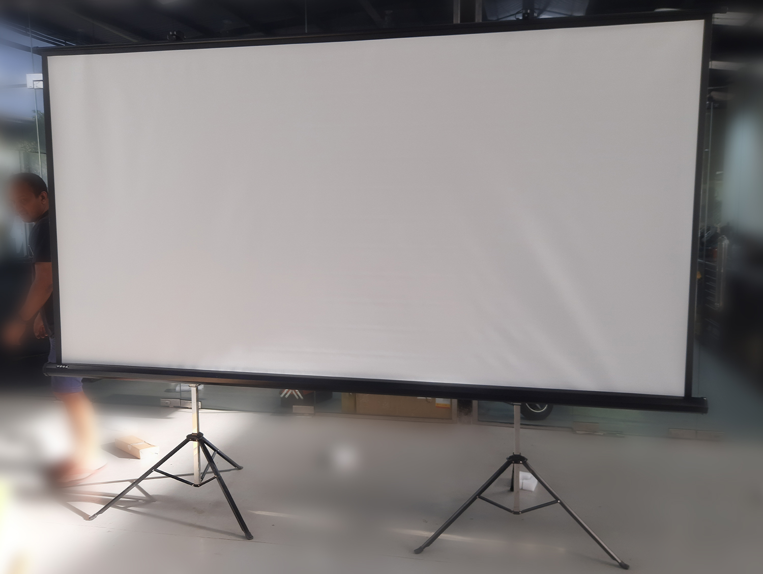 Tripod 10 x 8 Feet Projector Screen