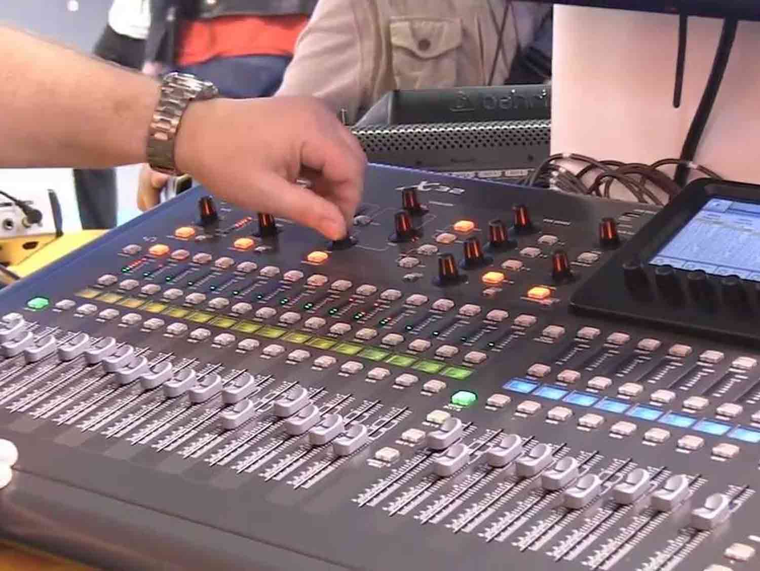 Behringer X32 Mixer in Studio Setup